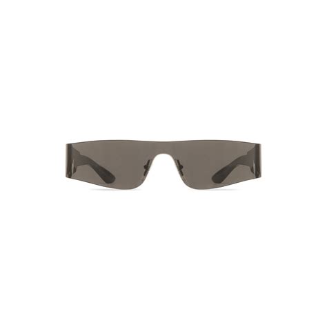 Mono Rectangle Sunglasses in Black .